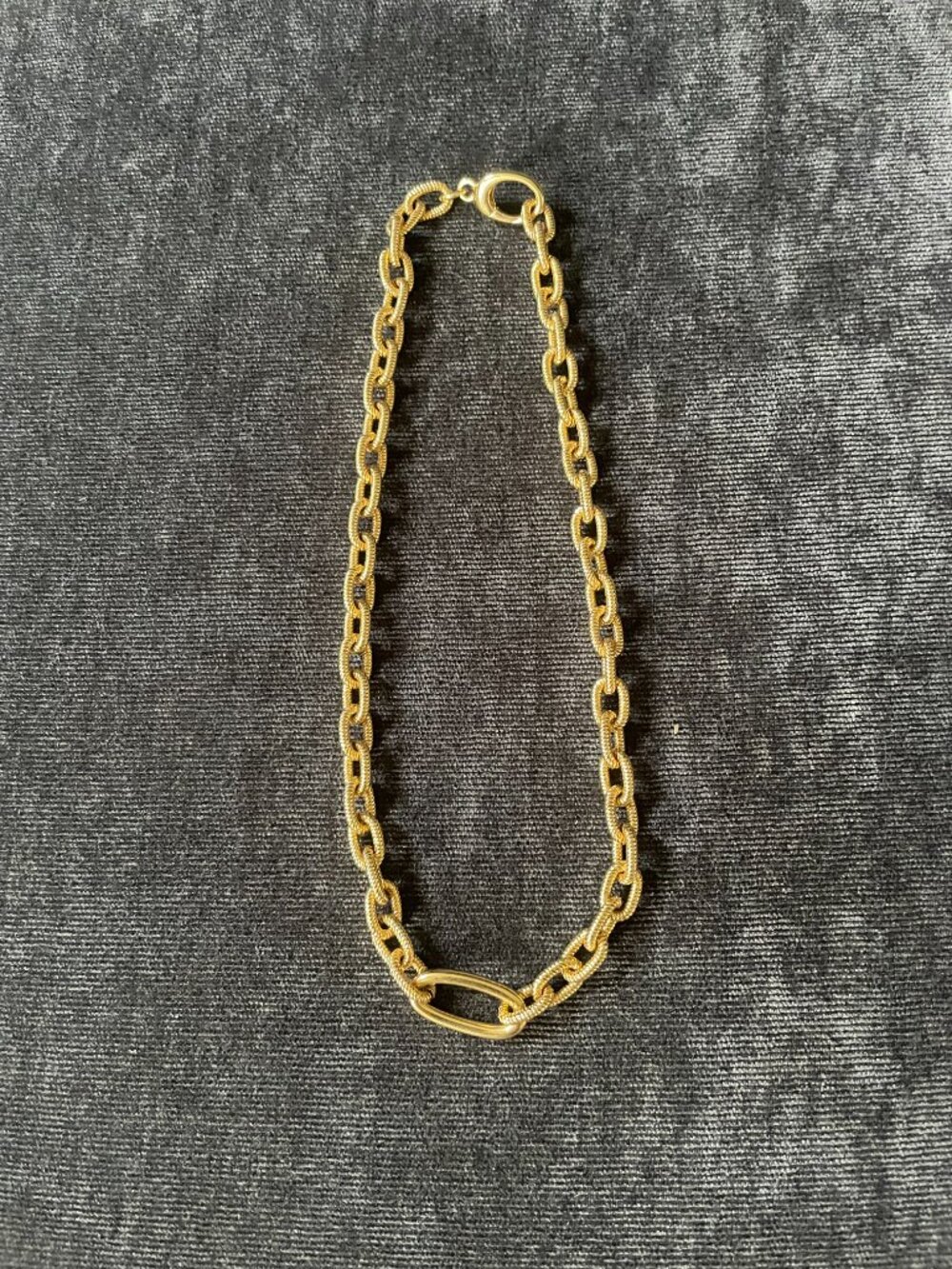 Lady Grey Ridge Necklace - Picture 4 of 4